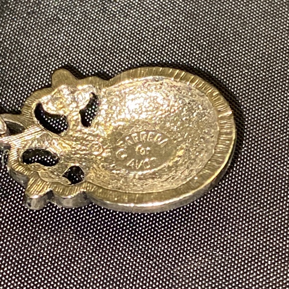 Clip earrings by Jose Barrera - Picture 2 of 6